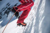 Crampoane de cățărare din fier