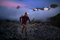 trailrunning cu lanterna frontală