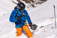 lopată și sondă de avalanșă