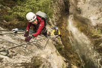 alege încălțămintea pentru o via ferrata