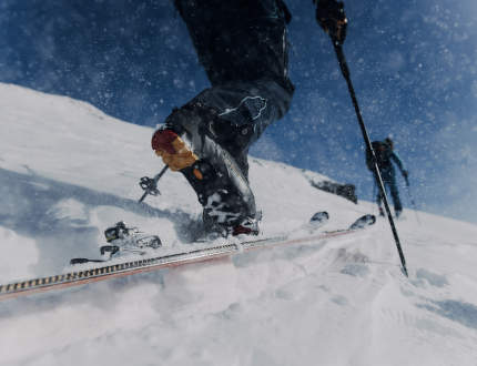 Care este diferența dintre legăturile skialp și freeride?