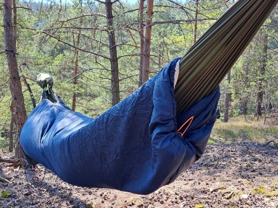 Moonquilt-underquilt-ticket-to-the-moon-hamaka